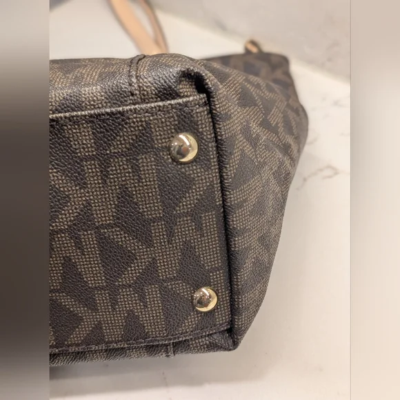 Michael Kors Tote Bag - EUC - Brown/Tan 12x11 Inches - Picture 8 of 12